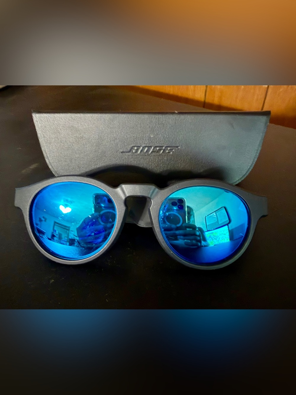 Bose Rondo Wireless Bluetooth Sunglasses with Original and Blue Mirrored lenses